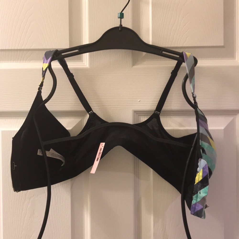 ⚜️ Victoria’s Secret Sports Bra Wireless - Picture 7 of 7